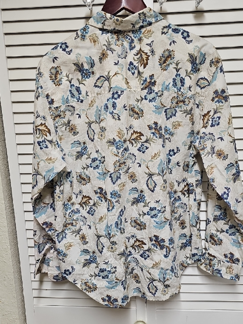 EUC Cabin Creek Cream Long-Sleeve Button-Up with Blue Brown Floral Print Sz L - Picture 6 of 7